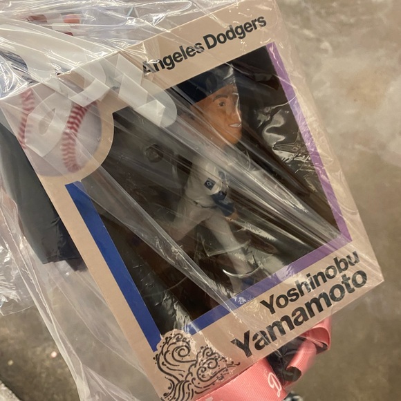 Yoshinobu Yamamoto first pitch bubble head
